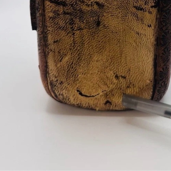 SET OF ANTIQUE LEATHER WRAPPED COVERED GLASS LIQUOR DECANTERS W/ STOPPER 10.5” - Picture 3 of 6